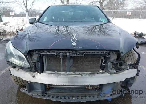 2015 Mercedes-Benz E 350 4Matic z USA, uszkodzony, nr VIN WDDHF8JB7FB092565